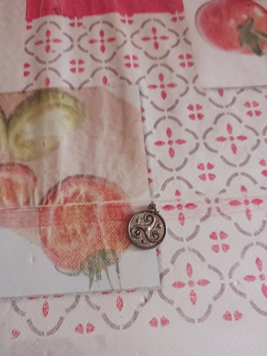 Pendentif triskel celtique - triskel, en