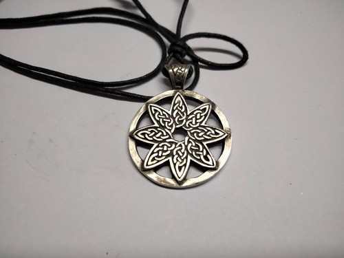 Pendentif fleur celtique - pendentif,